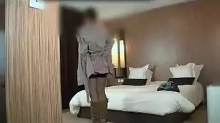 أول ظهور إكس إكس إكس لمراهقة: قضيب صناعي عميق في فيديو البداية