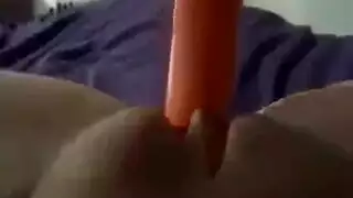 ادخال خيارة ضخمة في كي فتاة