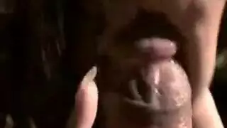 أربعة يمسكون بنت وينيكوها