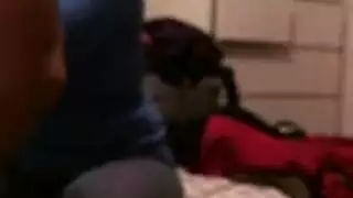 فحل أشقر يتم مواجعته في وجهه وشرجه بقضيبين كبيرين
