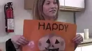 ناضجه مطلقه محرومه تتحرش بلولد النائم