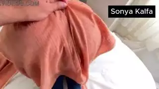 امرأة ناضجة عربية في مشهد اختراق مزدوج مكثف