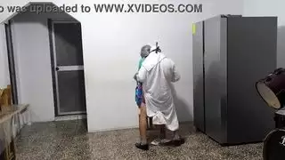 تابو عربي إباحي: زوجان خائنون يشعران بالإثارة في الكنيسة ويمارسان الجنس