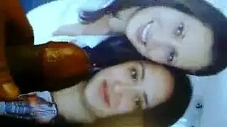 شرب اللعاب من بعض بنات