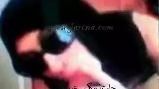 مصرى مع اخت مراتو واختهابتقولو انالبوه بتحب كسى وانامتناناكه