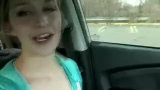 أوقف السيارة وضخ عضوه هزة جماع قوية