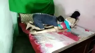 مراهقة ساخنة بمؤخرة سوداء كبيرة تمارس الجنس مع غريب إباحية خيانة